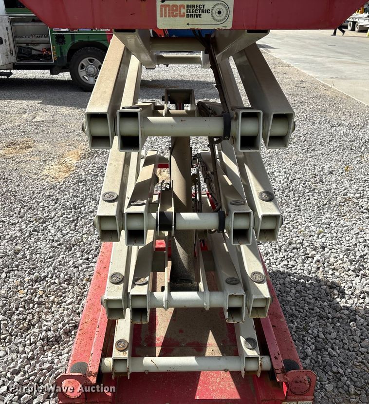 image for item EA7085 2019 MEC 1330SE scissor lift