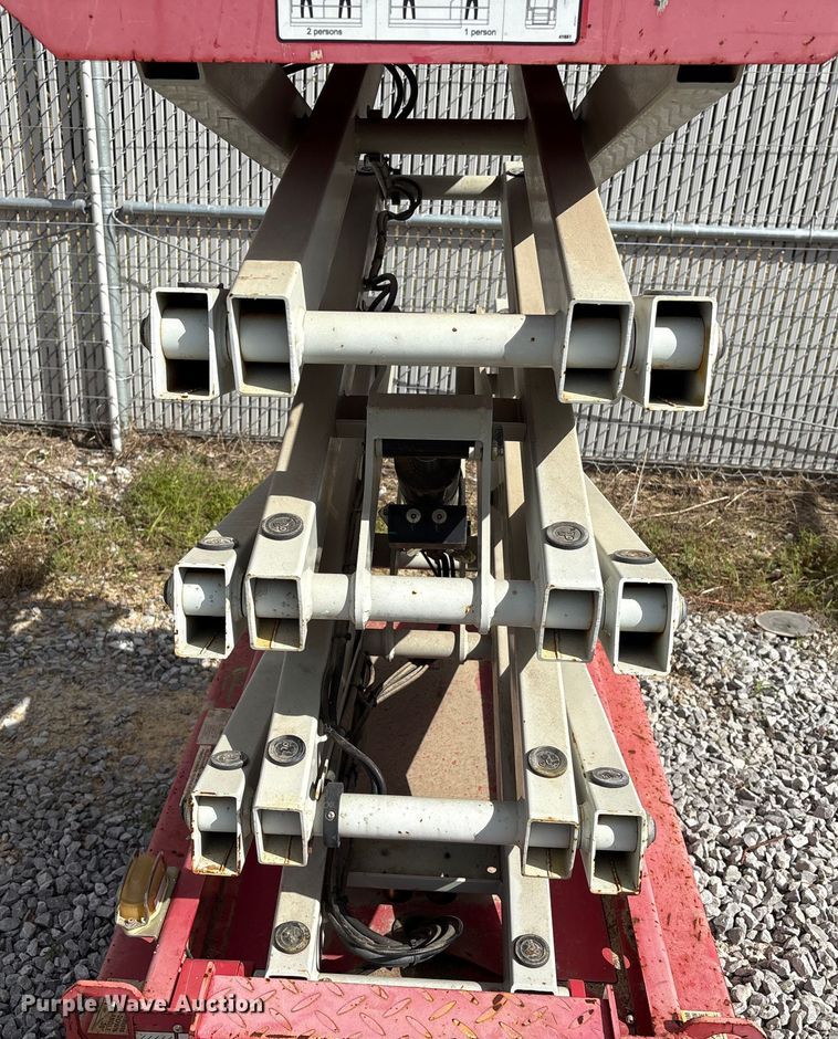 image for item EA7085 2019 MEC 1330SE scissor lift