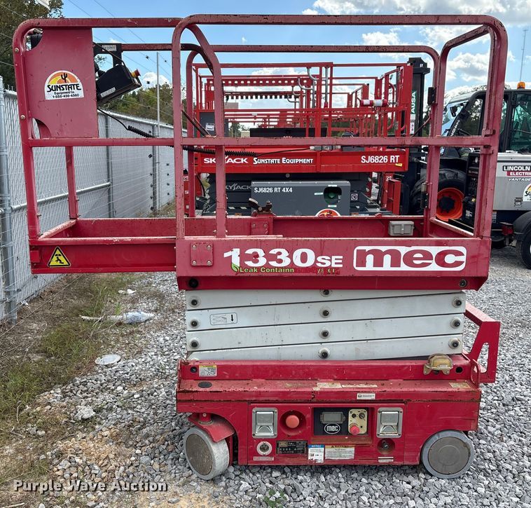 image for item EA7085 2019 MEC 1330SE scissor lift