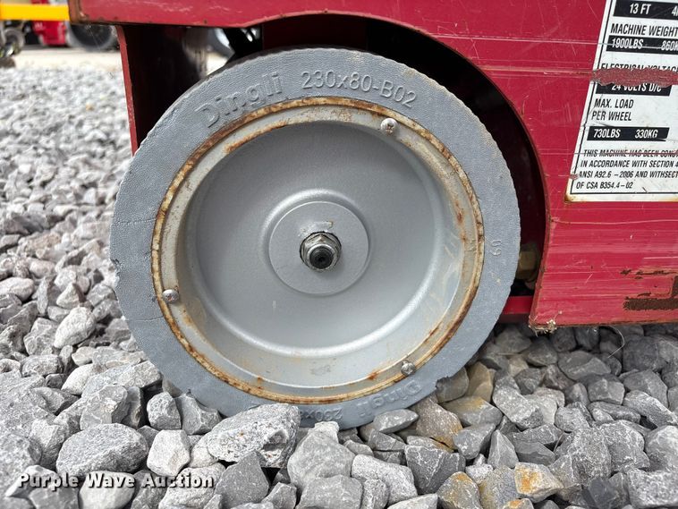 image for item EA7085 2019 MEC 1330SE scissor lift