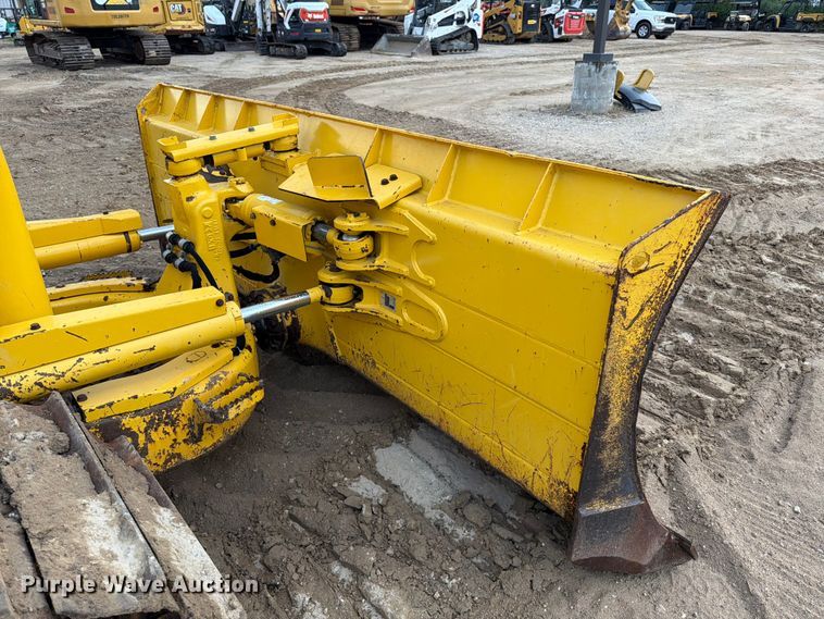 image for item EA7086 2022 Komatsu D51PXi-24 dozer