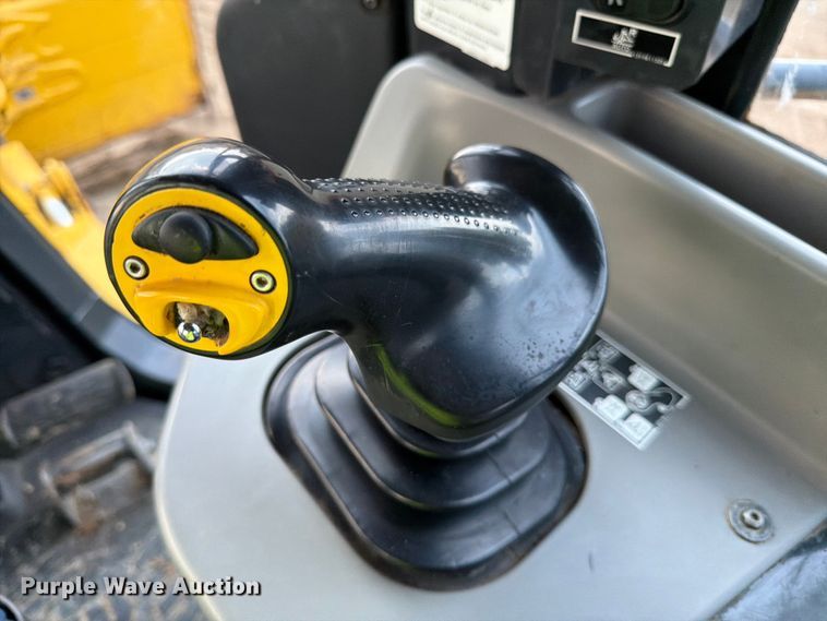 image for item EA7086 2022 Komatsu D51PXi-24 dozer