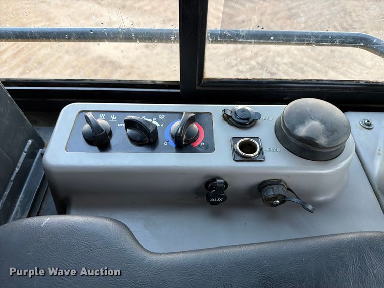 image for item EA7086 2022 Komatsu D51PXi-24 dozer