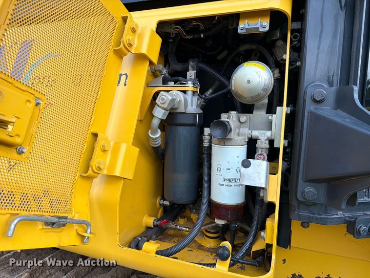 image for item EA7086 2022 Komatsu D51PXi-24 dozer