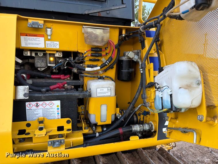 image for item EA7086 2022 Komatsu D51PXi-24 dozer