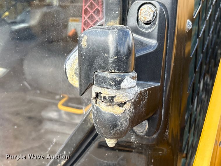 image for item EA7087 2024 Caterpillar 255 tracked skid steer loader