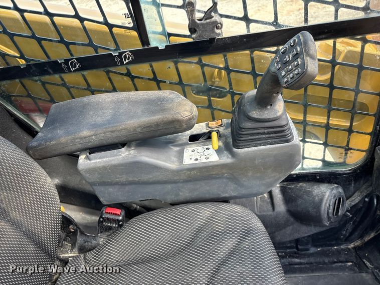 image for item EA7087 2024 Caterpillar 255 tracked skid steer loader