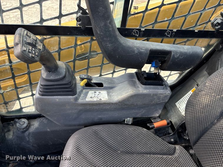 image for item EA7087 2024 Caterpillar 255 tracked skid steer loader