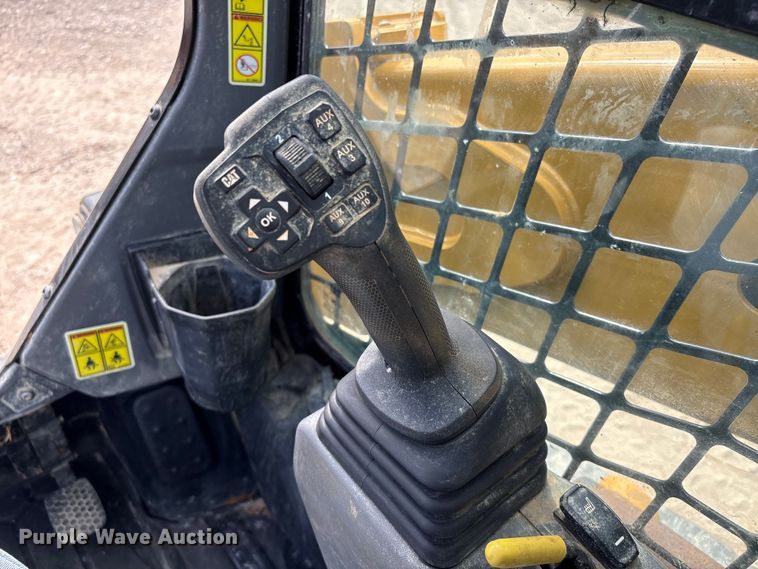 image for item EA7087 2024 Caterpillar 255 tracked skid steer loader