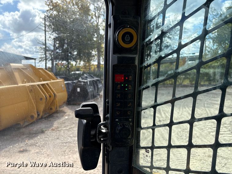 image for item EA7087 2024 Caterpillar 255 tracked skid steer loader