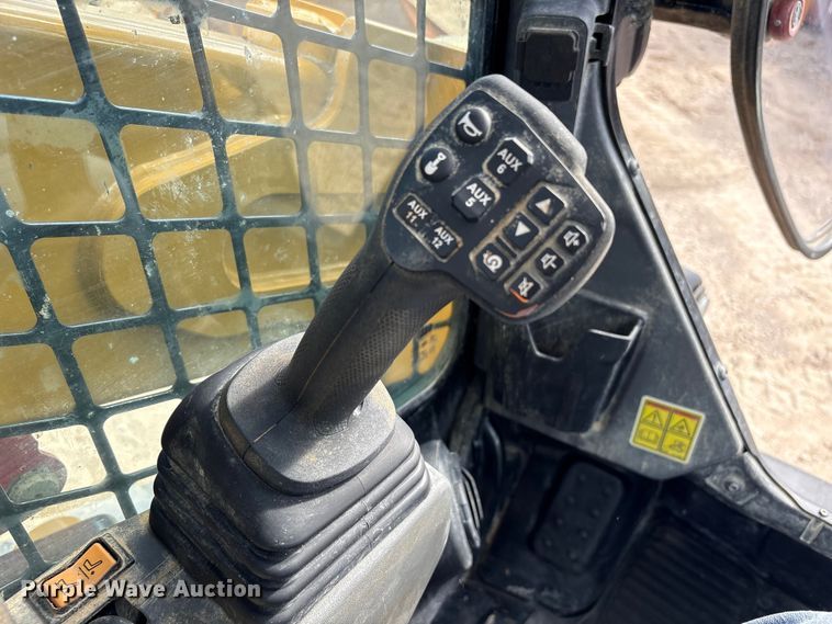 image for item EA7087 2024 Caterpillar 255 tracked skid steer loader