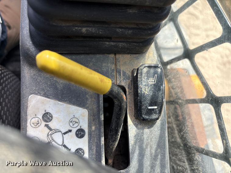 image for item EA7087 2024 Caterpillar 255 tracked skid steer loader