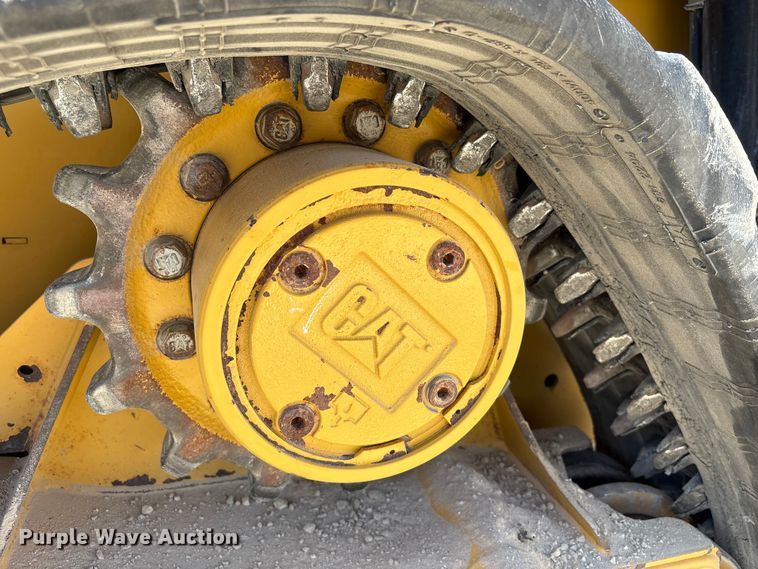 image for item EA7087 2024 Caterpillar 255 tracked skid steer loader