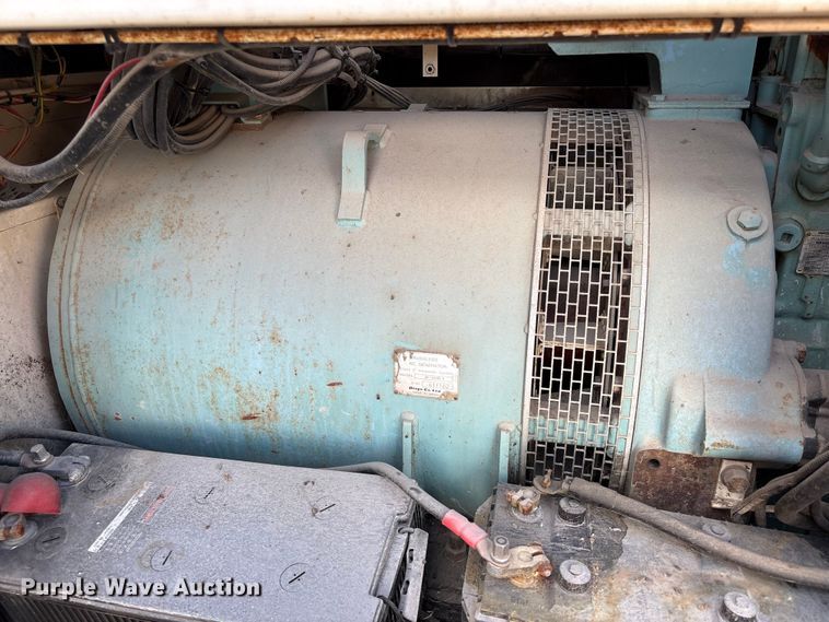 image for item EA7091 Whisperwatt DF-300SSK generator