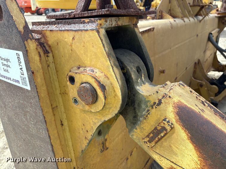 image for item EA7092 2011 Caterpillar D7E LGP dozer