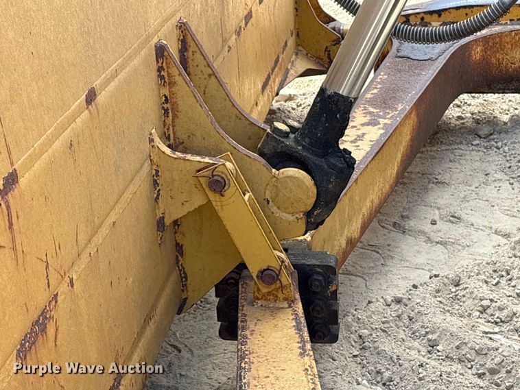 image for item EA7092 2011 Caterpillar D7E LGP dozer