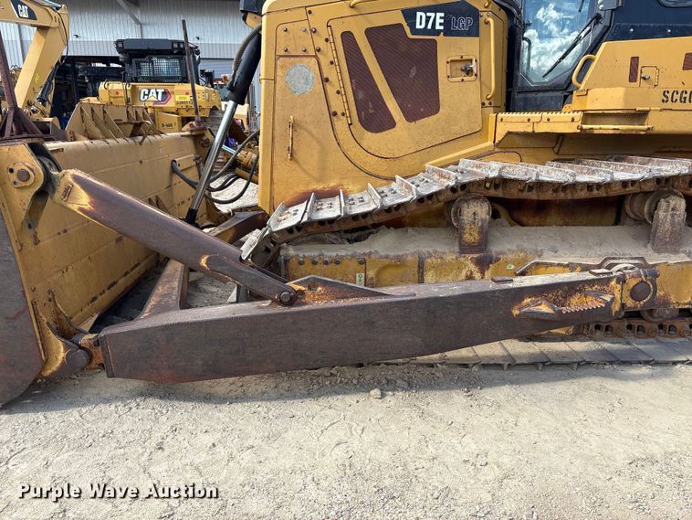 image for item EA7092 2011 Caterpillar D7E LGP dozer