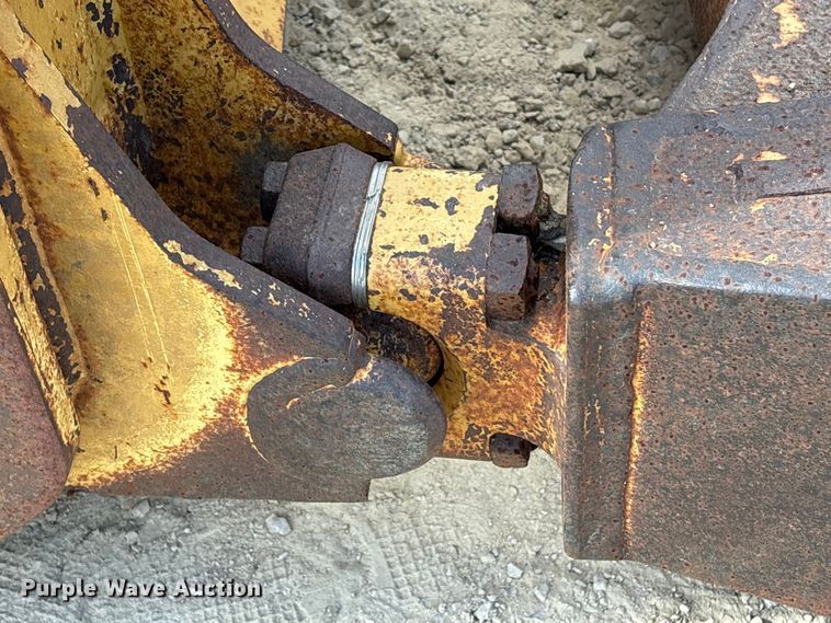 image for item EA7092 2011 Caterpillar D7E LGP dozer