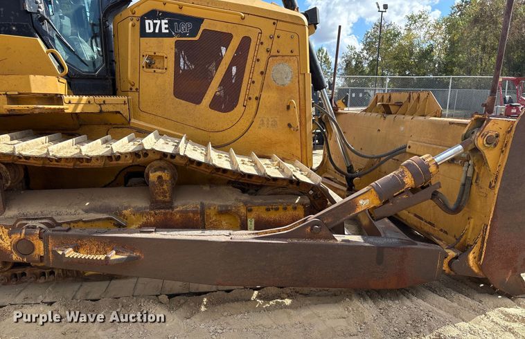 image for item EA7092 2011 Caterpillar D7E LGP dozer
