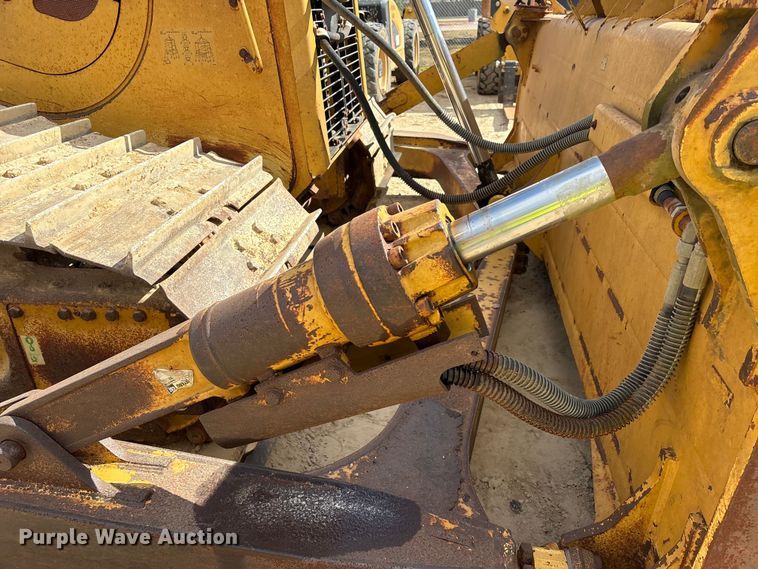 image for item EA7092 2011 Caterpillar D7E LGP dozer