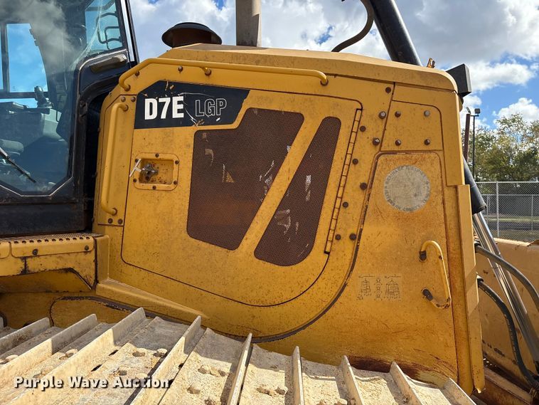 image for item EA7092 2011 Caterpillar D7E LGP dozer