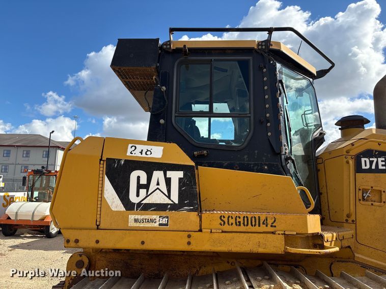 image for item EA7092 2011 Caterpillar D7E LGP dozer