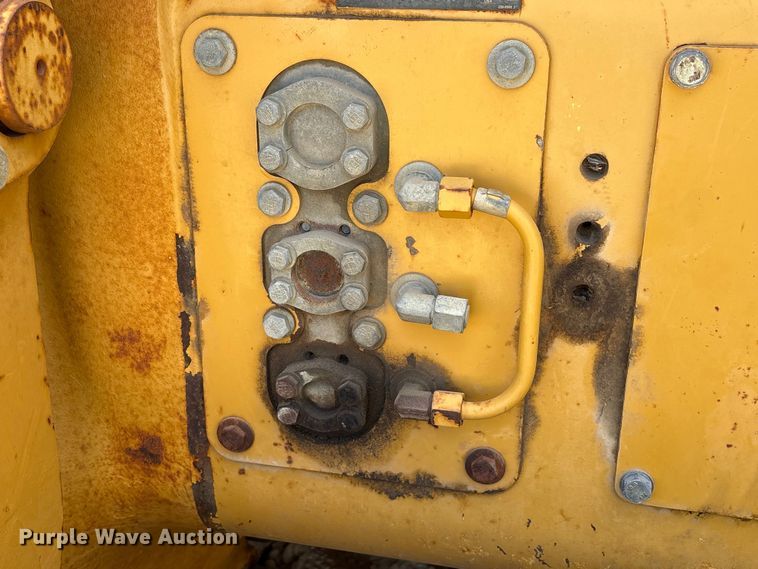 image for item EA7092 2011 Caterpillar D7E LGP dozer