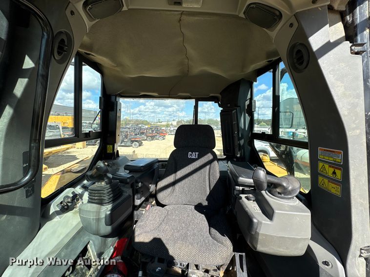 image for item EA7092 2011 Caterpillar D7E LGP dozer