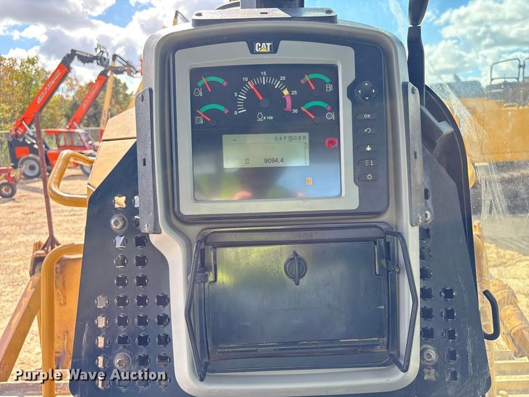 image for item EA7092 2011 Caterpillar D7E LGP dozer