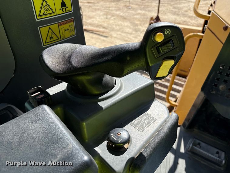 image for item EA7092 2011 Caterpillar D7E LGP dozer