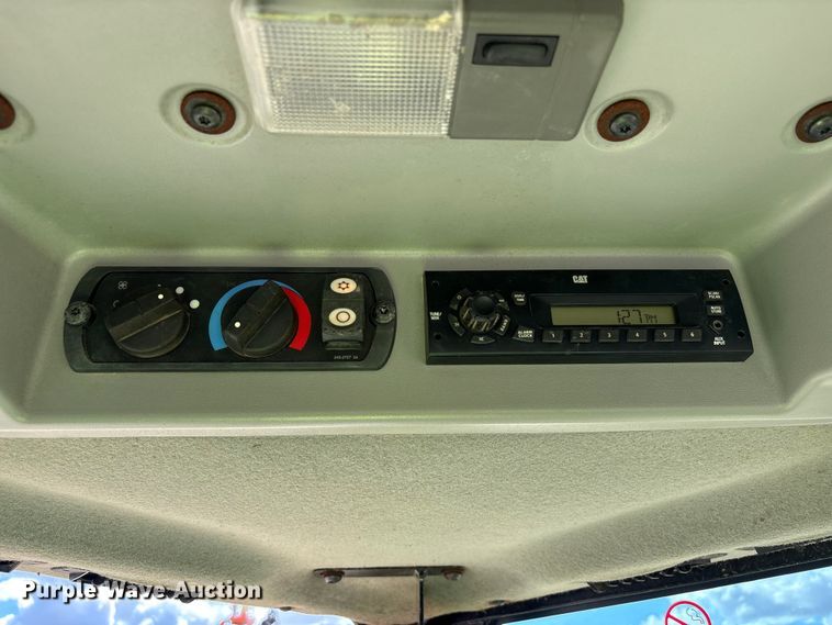 image for item EA7092 2011 Caterpillar D7E LGP dozer