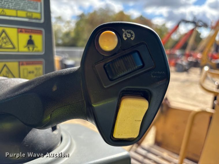 image for item EA7092 2011 Caterpillar D7E LGP dozer