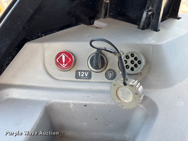 image for item EA7092 2011 Caterpillar D7E LGP dozer