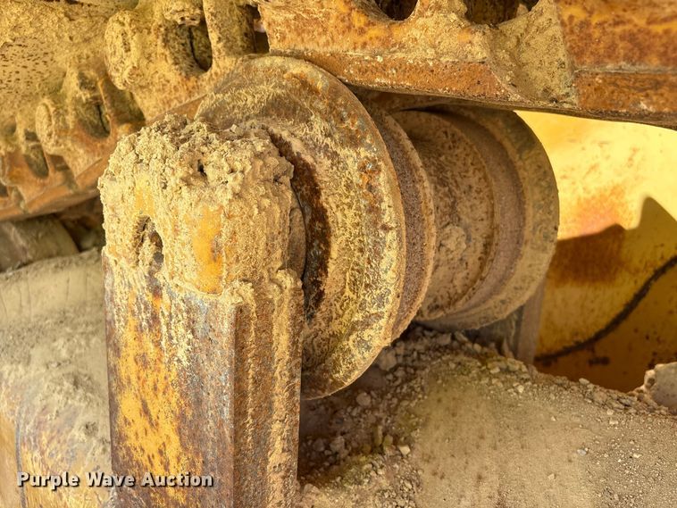 image for item EA7092 2011 Caterpillar D7E LGP dozer