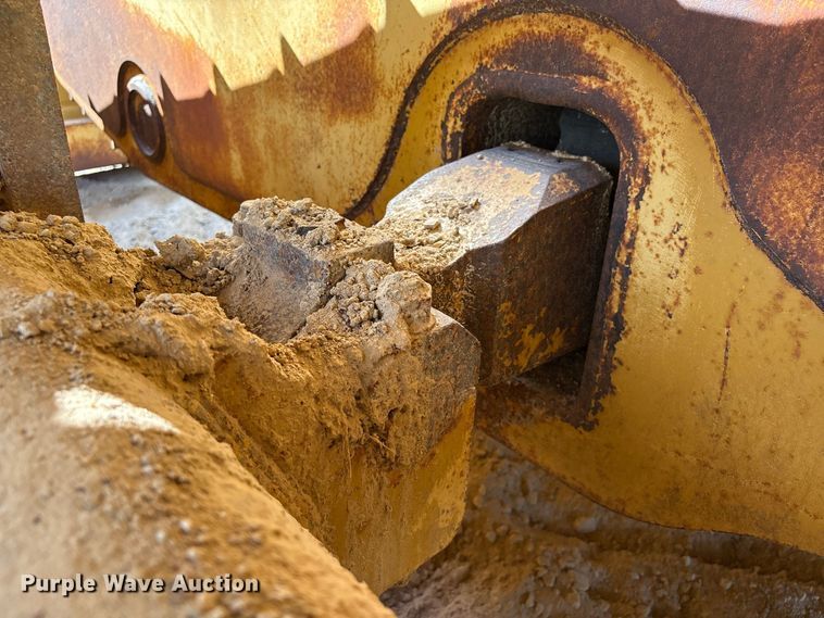 image for item EA7092 2011 Caterpillar D7E LGP dozer