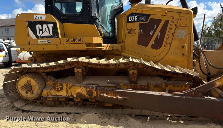 image for item EA7092 2011 Caterpillar D7E LGP dozer