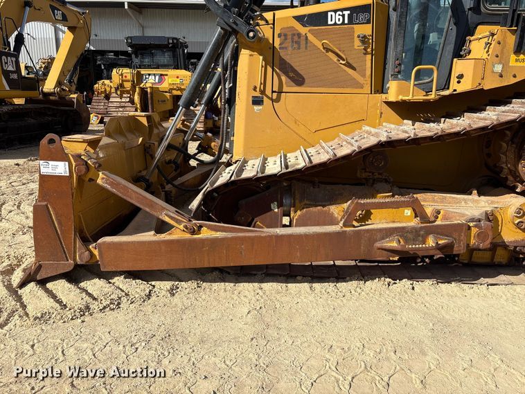 image for item EA7093 2019 Caterpillar D6T LGP dozer