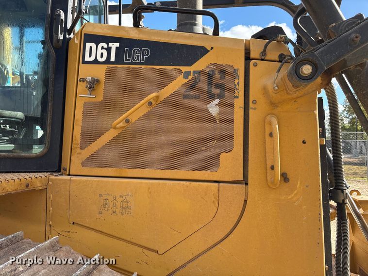 image for item EA7093 2019 Caterpillar D6T LGP dozer
