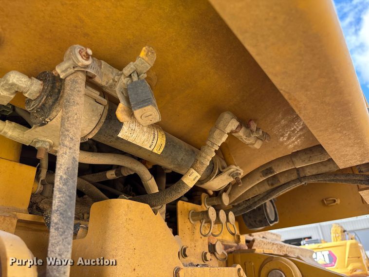 image for item EA7093 2019 Caterpillar D6T LGP dozer