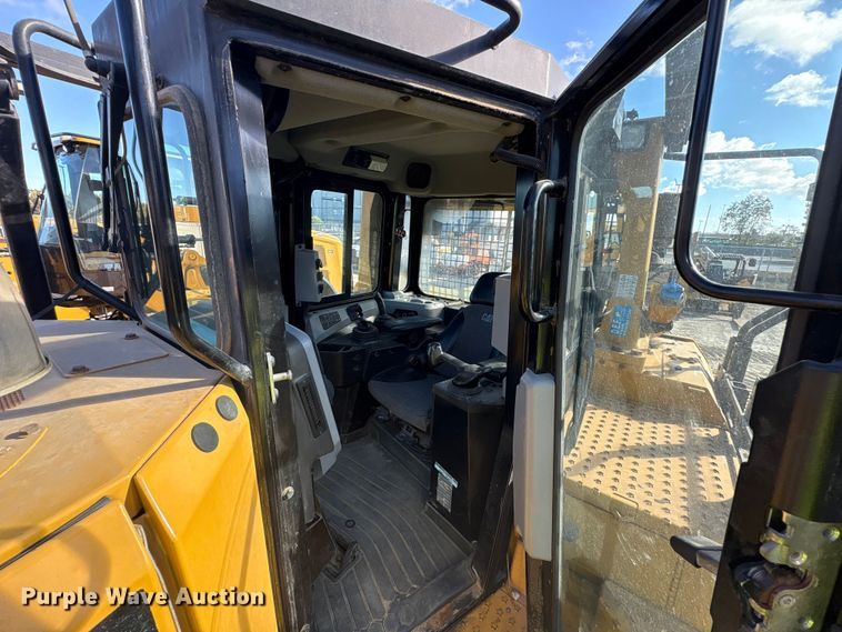 image for item EA7093 2019 Caterpillar D6T LGP dozer