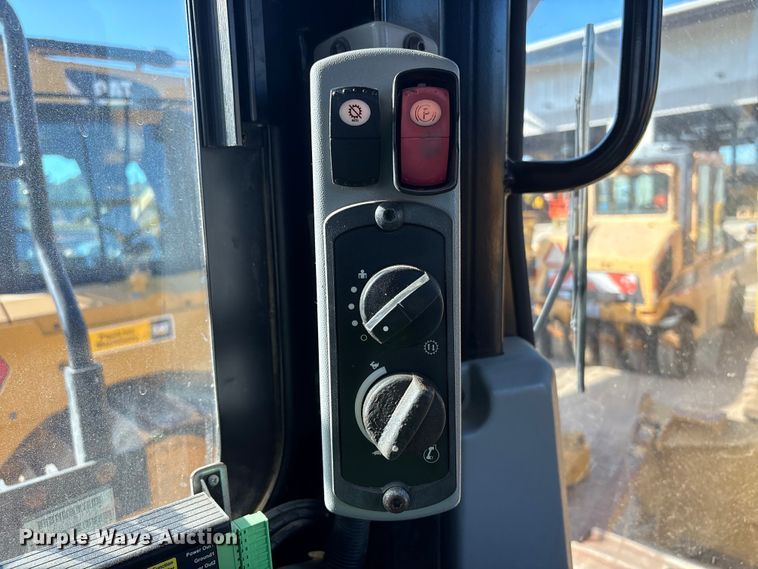 image for item EA7093 2019 Caterpillar D6T LGP dozer