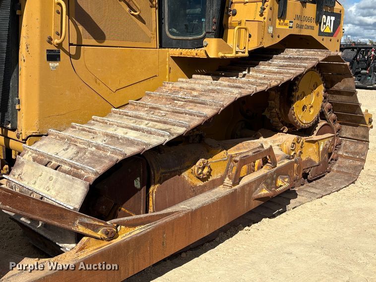 image for item EA7093 2019 Caterpillar D6T LGP dozer