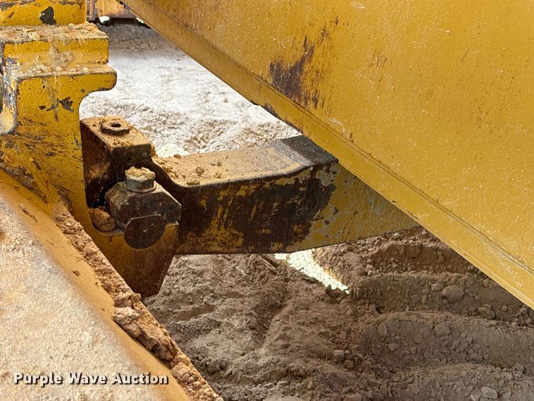 image for item EA7093 2019 Caterpillar D6T LGP dozer