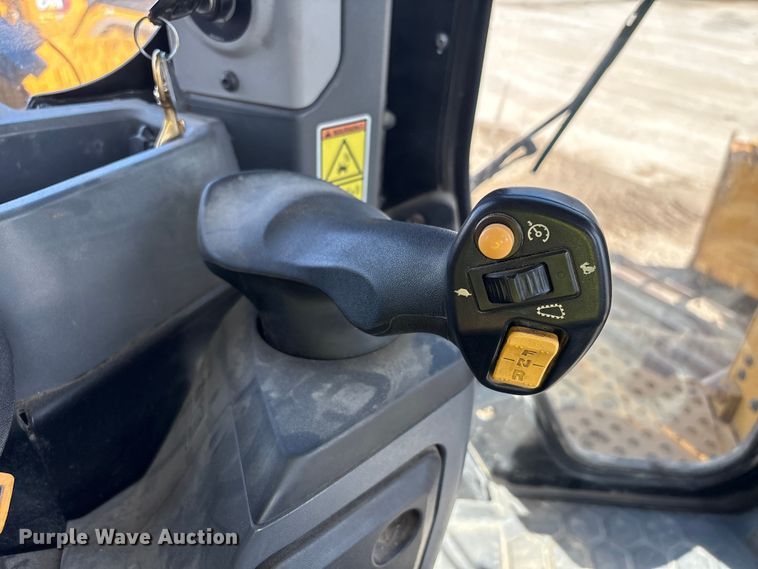 image for item EA7094 2020 Caterpillar D6 LGP dozer