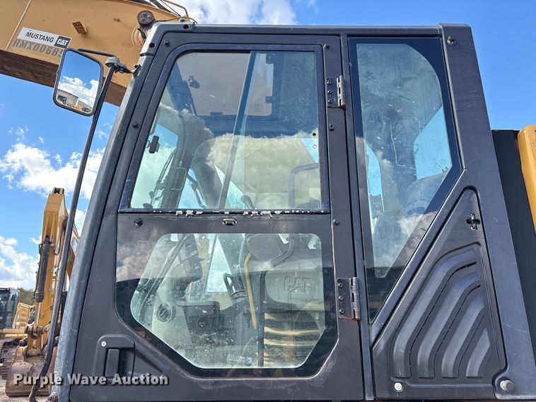 image for item EA7095 2013 Caterpillar 328D LCR excavator