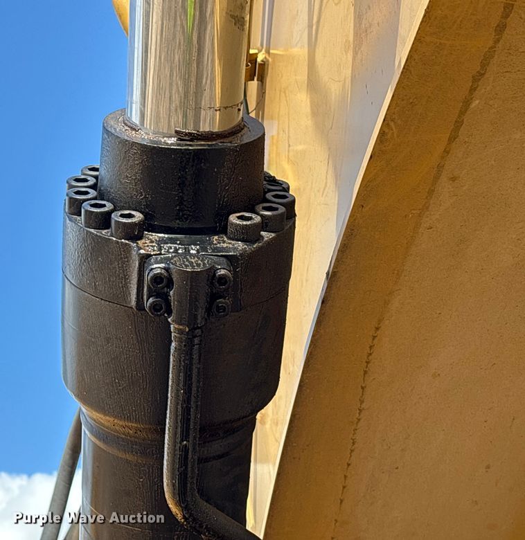 image for item EA7095 2013 Caterpillar 328D LCR excavator