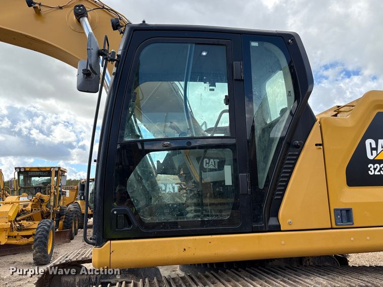 image for item EA7096 2018 Caterpillar 323 excavator