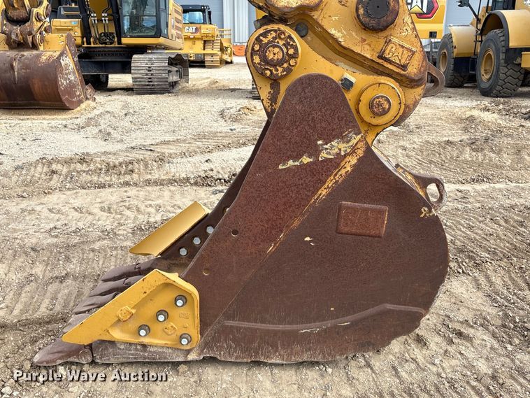 image for item EA7096 2018 Caterpillar 323 excavator