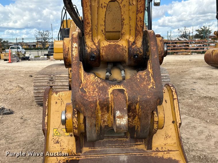 image for item EA7096 2018 Caterpillar 323 excavator