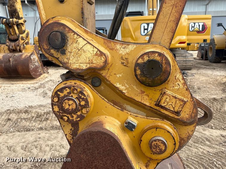 image for item EA7096 2018 Caterpillar 323 excavator
